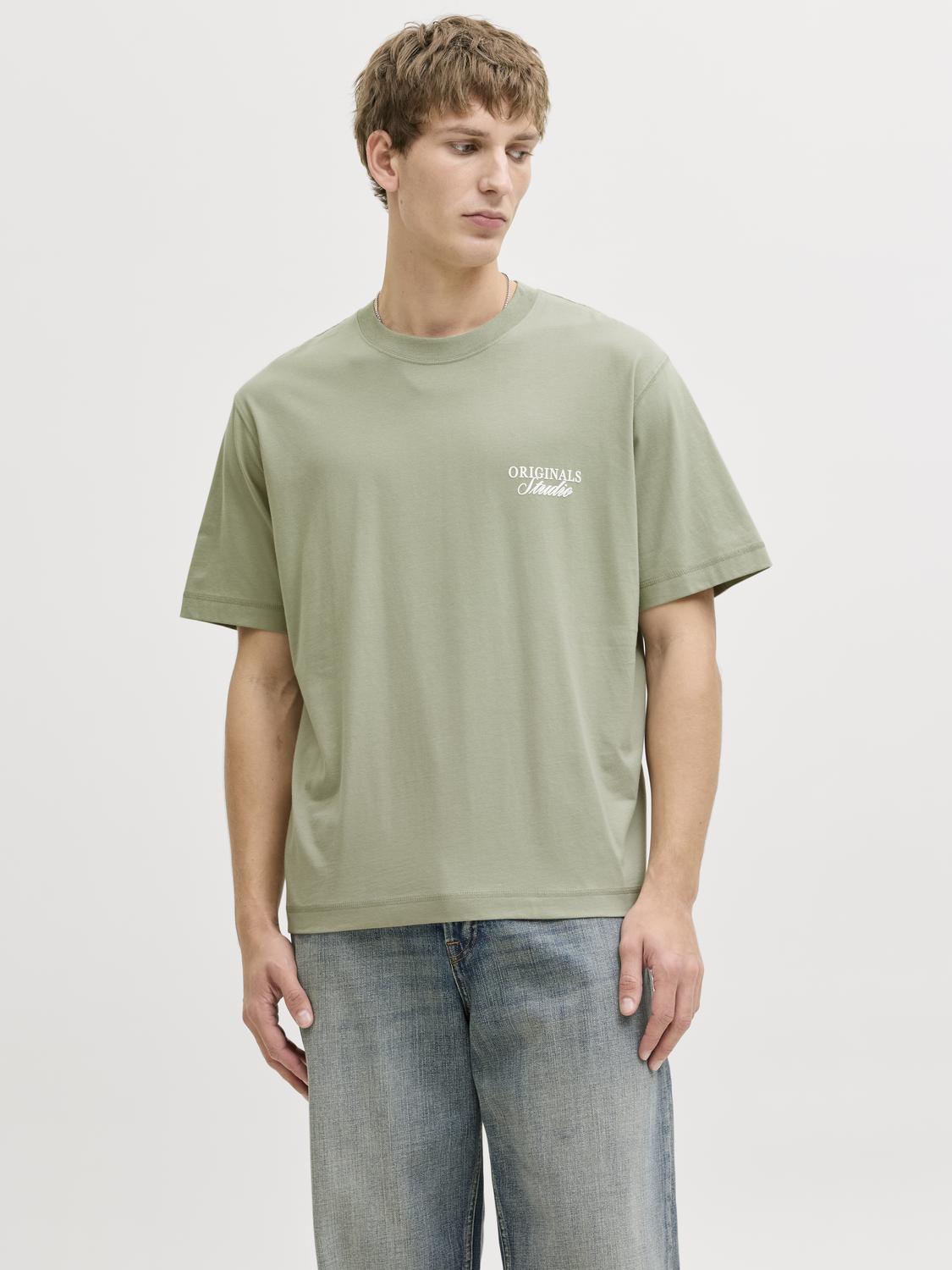 model_shot-front